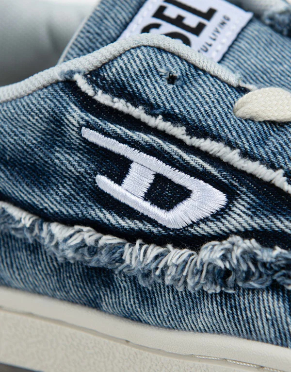 Diesel Tracker D Low Sneakers T6067 Men