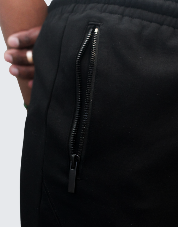 Pure Premium Straaf Shorts In Black